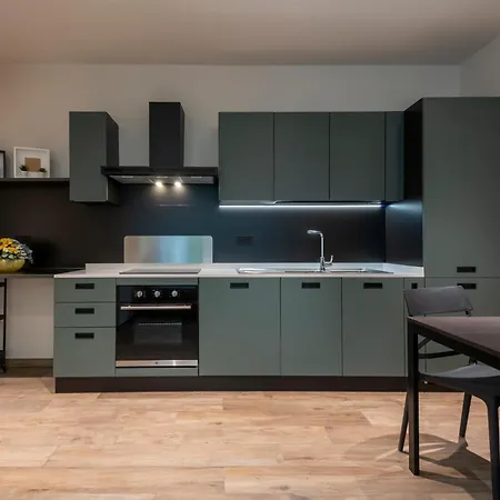 Iarsera And Casa de hóspedes 3*